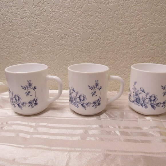 Vintage Arcopal Coffee Tea Cup Mugs Glenwood Blue White Floral Set of 4 France - Picture 2 of 16